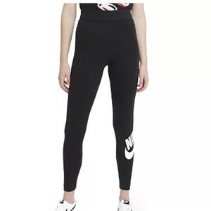 NWT Nike Black High-Waisted Leggings